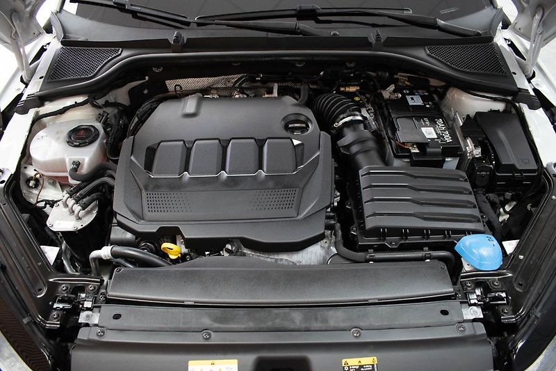 Škoda Octavia 2.0TDI*110kW DSG*BLIS*ACC*DPH* - fotka 31 z 35