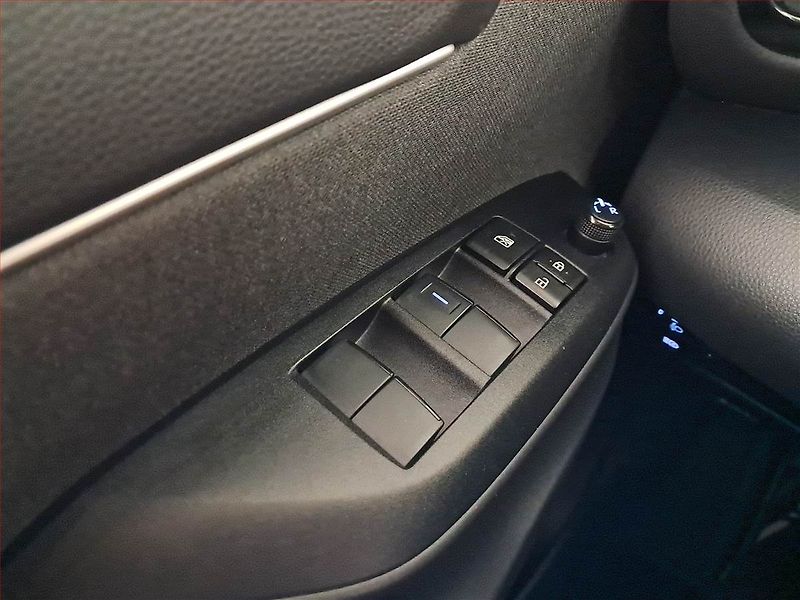 Toyota Yaris Cross (2023) 1.5 VVT-iE E-Four - fotka 18 z 18