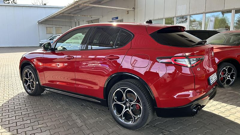 Alfa Romeo Stelvio 2.0i 280k AWD Veloce - fotka 5 z 12