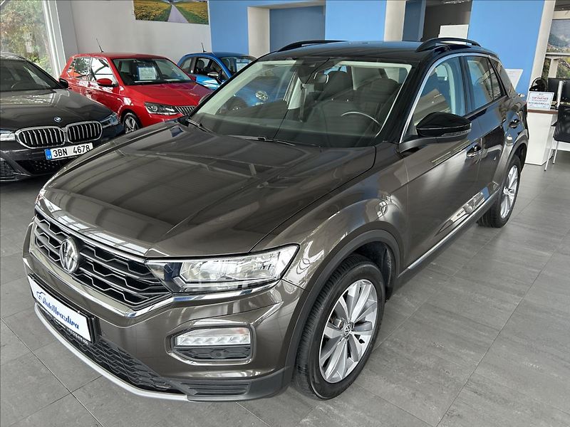 Volkswagen T-Roc 1,5   TSI 110kW,STYLE,TAŽNÉ - fotka 3 z 28