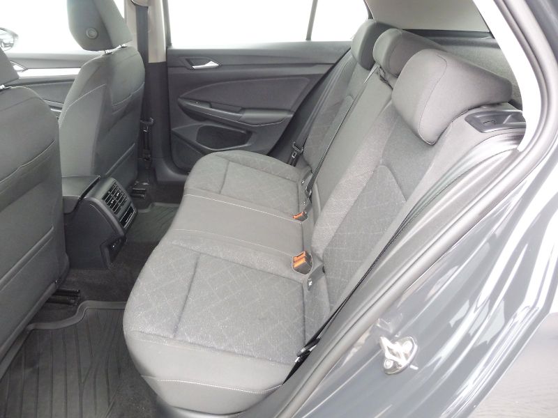 Volkswagen Golf (2024) Life 1,0 TSI 81kW - fotka 18 z 26