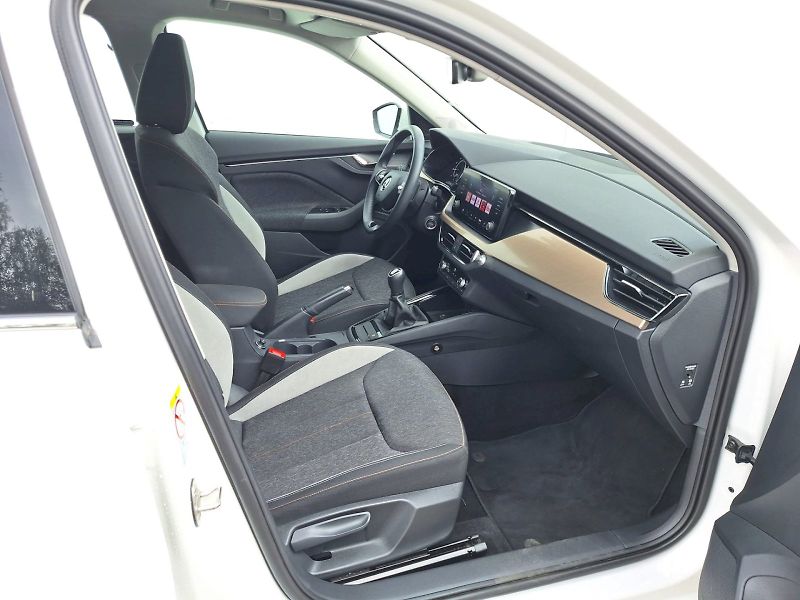 Škoda Kamiq (2023) 1.0 TSI / 81 kW / 6MP / Style - fotka 25 z 34