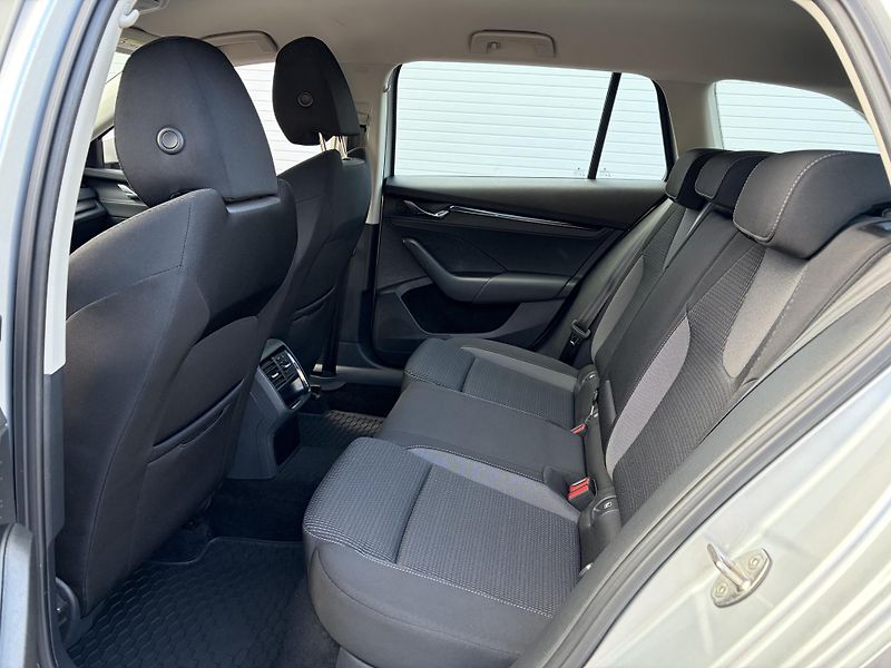 Škoda Octavia (2022) 2.0TDi DSG/BEZ NEHODY/ACC/NAVI - fotka 21 z 26