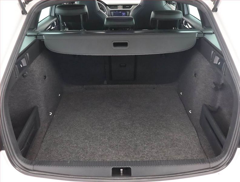 Škoda Octavia (2015) RS 2.0 TDI, Serv.kniha, Navi - fotka 13 z 21