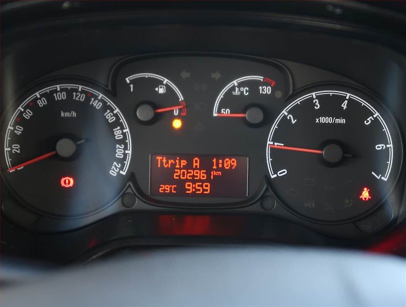 Opel Combo (2013) 1.6 CDTI, 5Míst, ČR - fotka 11 z 15