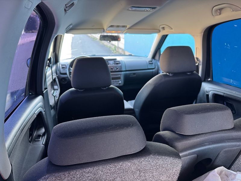 Škoda Roomster (2014) 1.2 TSI 63kW Black edition - fotka 33 z 42