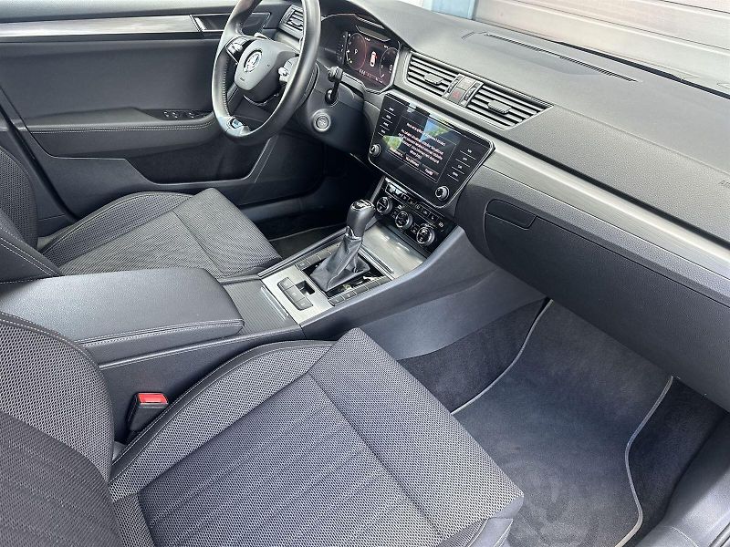 Škoda Superb (2023) Combi 2.0 TDI DSG Style - fotka 10 z 34