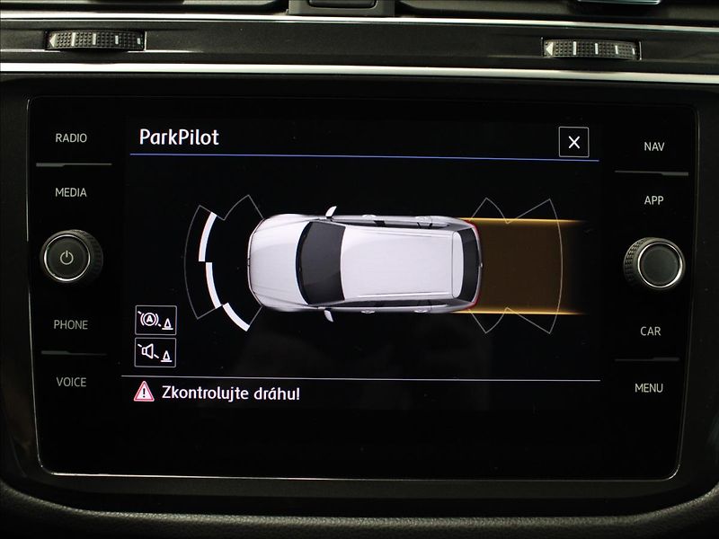 Volkswagen Tiguan 2,0 TSI 132KW DSG 1.majitel - fotka 24 z 40