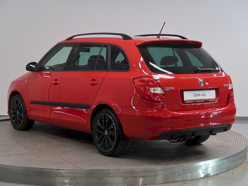 Škoda Fabia (2011) RS 1.4TSI 132KW DSG - fotka 7 z 25