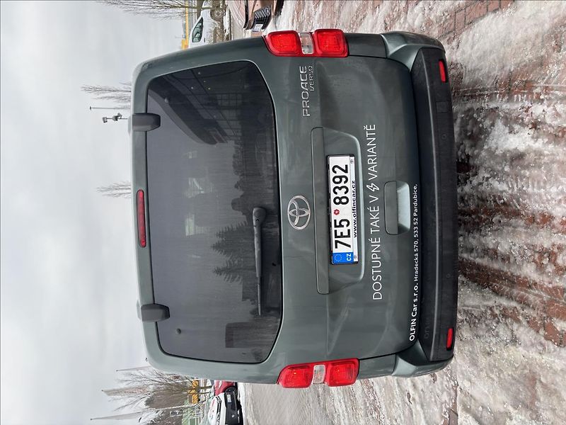 Toyota ProAce 2,0 Family 8S Webasto - fotka 6 z 10