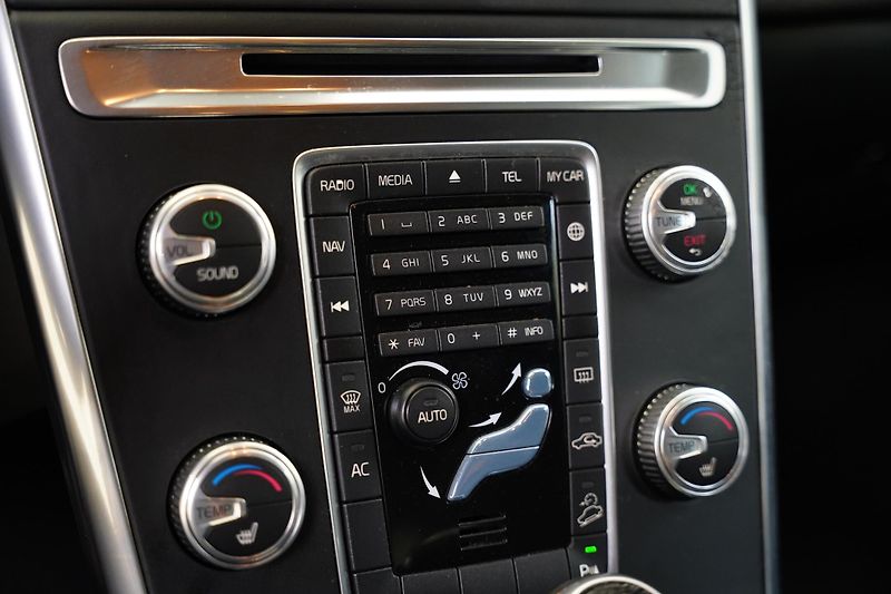 Volvo XC60 - fotka 22 z 27
