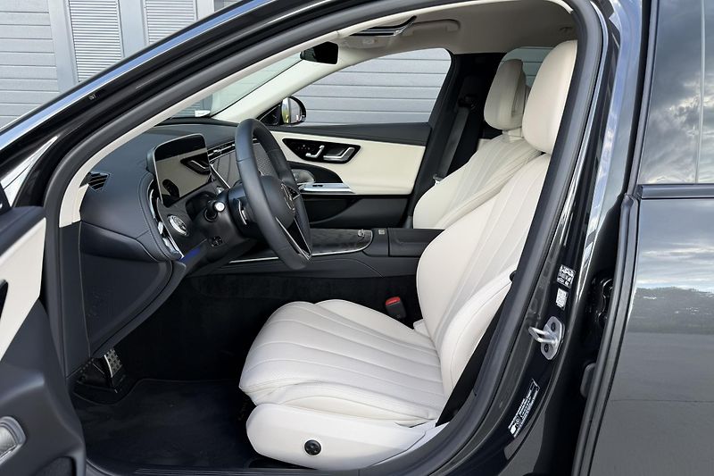 Mercedes-Benz Třídy E (2025) E 300de 4Matic Allterrain - fotka 19 z 89