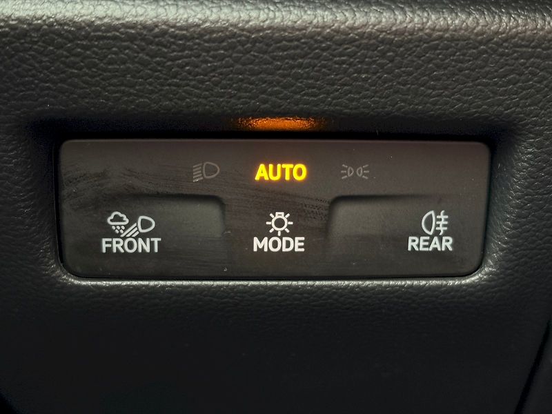 Škoda Superb (2025) DSG 4x4 / 2.0 TDI / 142 kW  / - fotka 19 z 35