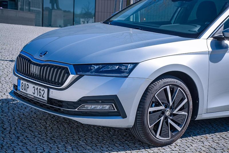Škoda Octavia Style Plus Navigace 18 kola ČR - fotka 50 z 76