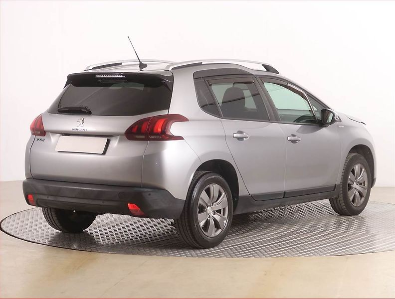 Peugeot 2008 (2019) Style 1.2 PureTech, Serv.kniha - fotka 5 z 14
