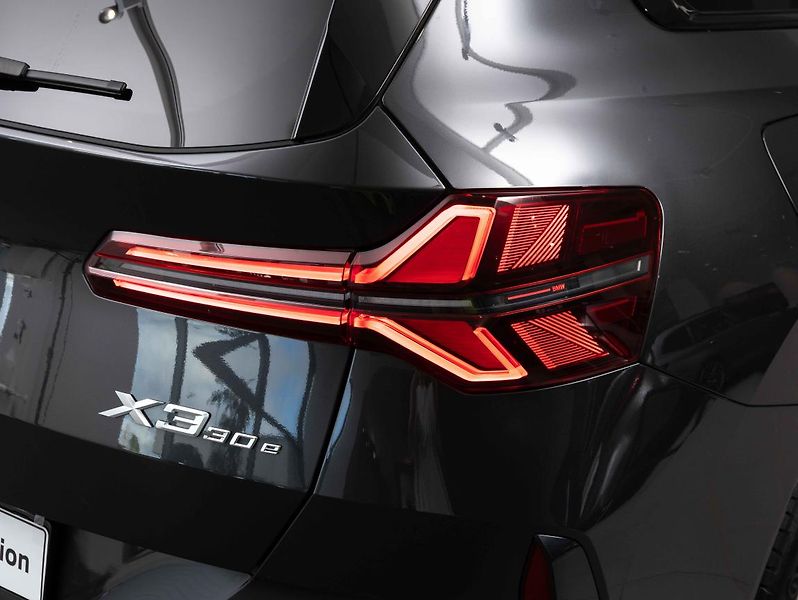 BMW X3 30e xDrive - fotka 10 z 23