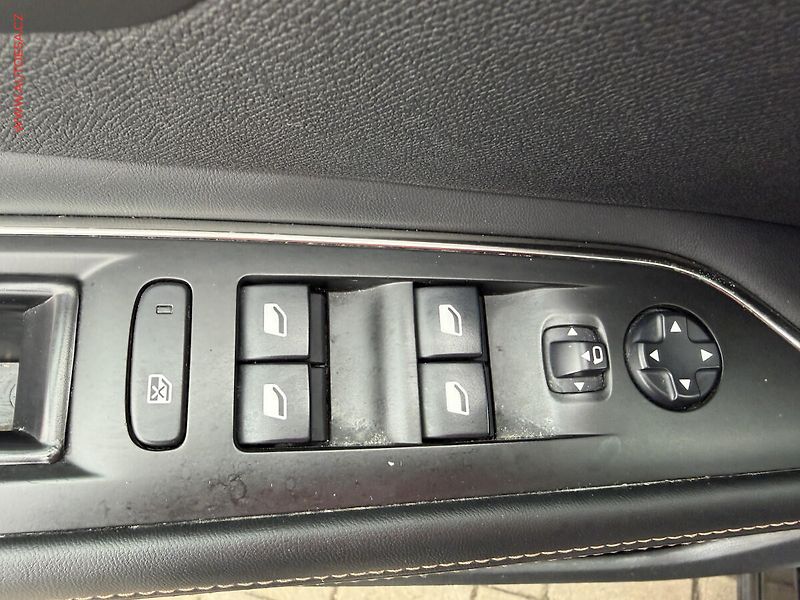 Peugeot 3008 (2018) 2.0 HDi, GT, AT, LED, panor - fotka 22 z 23