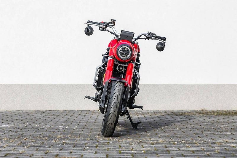 Jawa (2026) 730 Twin - fotka 9 z 18