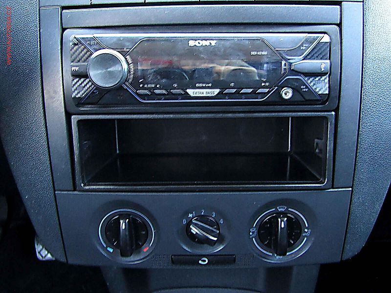 Škoda Fabia (2002) 1.4i, ČR, park.asist - fotka 11 z 12