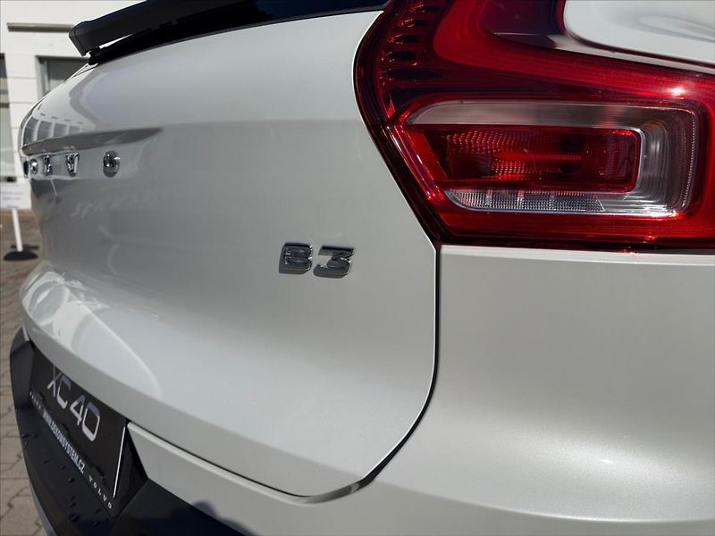 Volvo XC40 (2026) 2,0 B3 Core 8273 - fotka 14 z 14