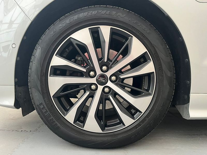 Ford S-MAX 2.5 HEV ST-Line 7míst - fotka 49 z 78