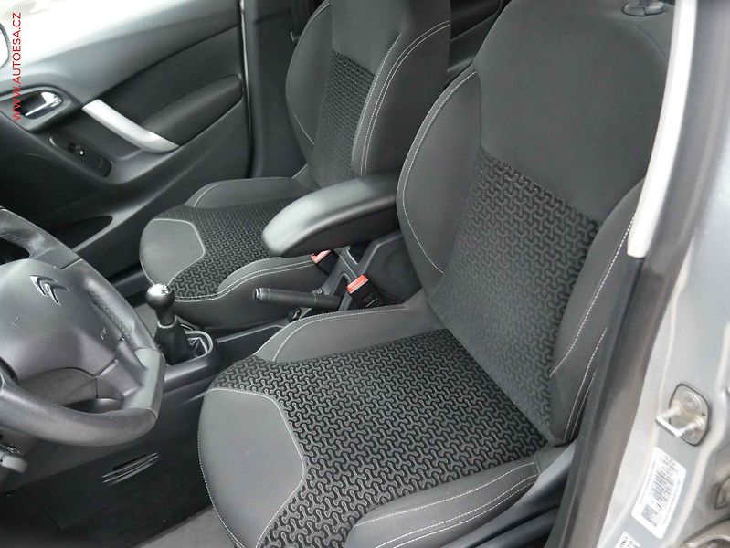 Citroën C3 (2010) 1.4 i, ČR, autoAC, temp - fotka 9 z 15