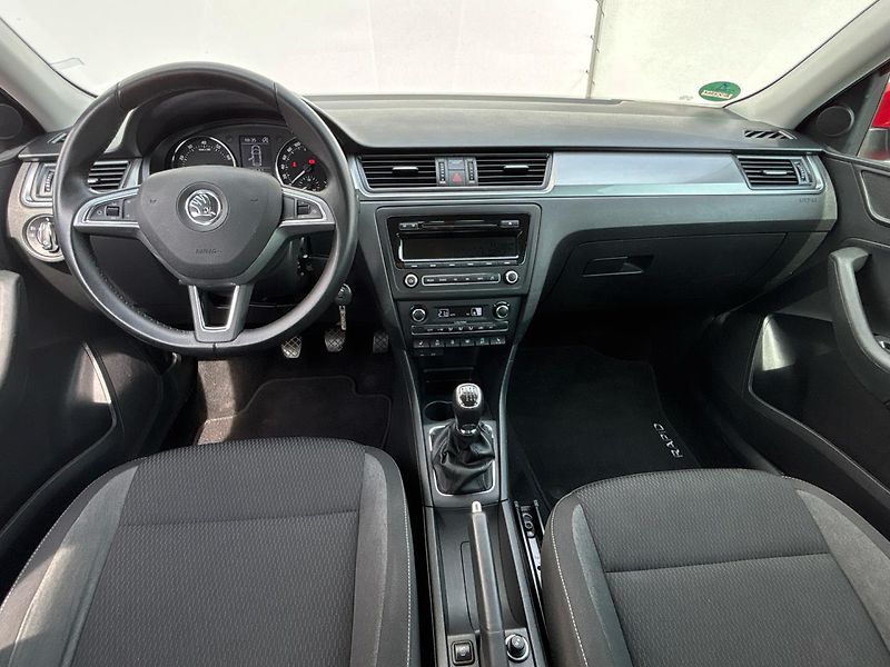 Škoda Rapid ELEGANCE - fotka 5 z 25