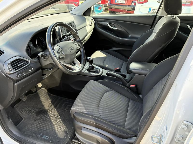 Hyundai i30 1-0 T-GDI 88kW Trikolor - fotka 10 z 19
