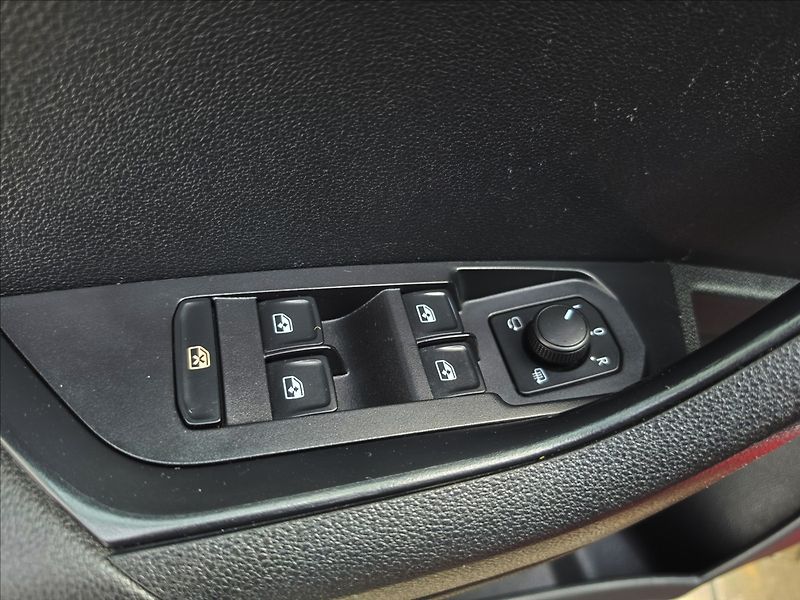 Škoda Karoq 1,5 TSi 110KW DSG Sportline TZ - fotka 13 z 46