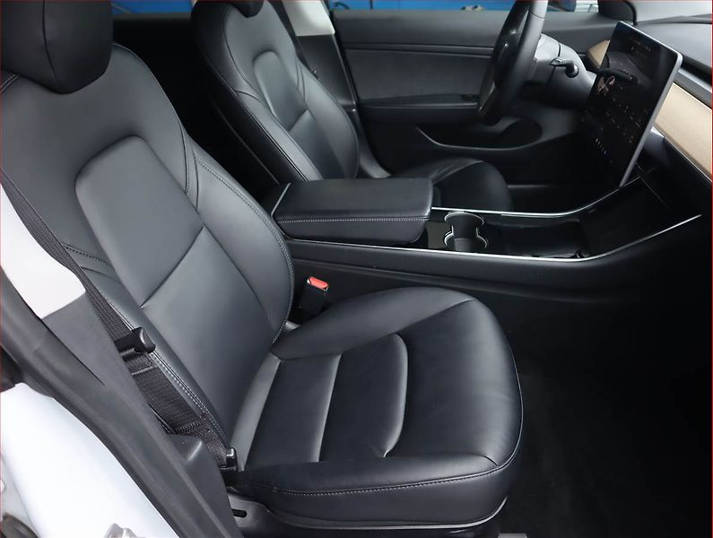 Tesla Model 3 (2020) Std Range Plus 52kWh, SoH 83% - fotka 9 z 24