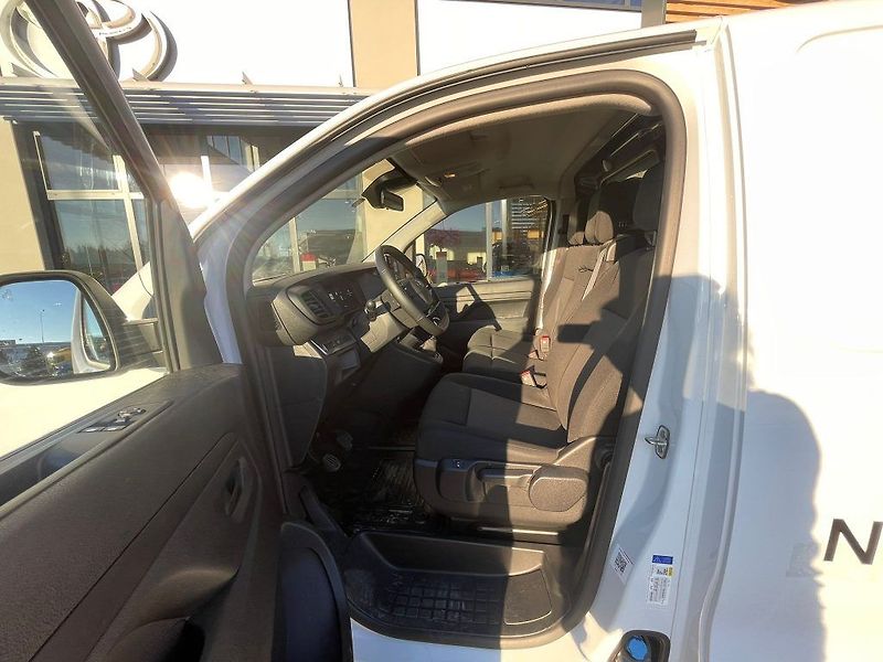 Toyota ProAce 2.0D 144k MT Active Multimedia - fotka 17 z 24