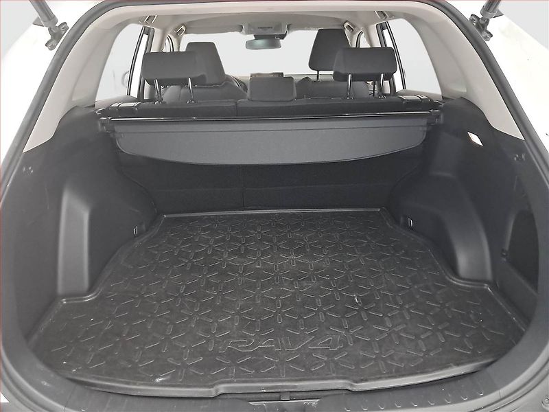 Toyota RAV4 (2022) 2.0 Valvematic - fotka 13 z 17