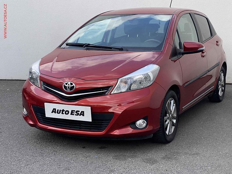 Toyota Yaris (2014) 1.3i, ČR, AC, temp, STK6/28 - fotka 3 z 16