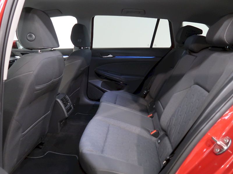 Volkswagen Golf (2025) LIFE 1.5TSI 110KW DSG - fotka 15 z 38