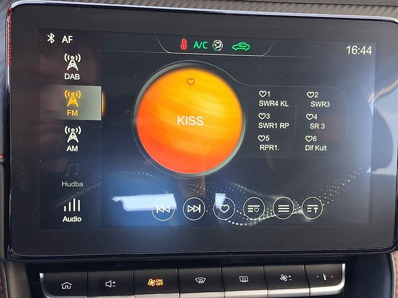 MG ZS (2023) 1.0 TGi, Luxury, LED, panor - fotka 16 z 18