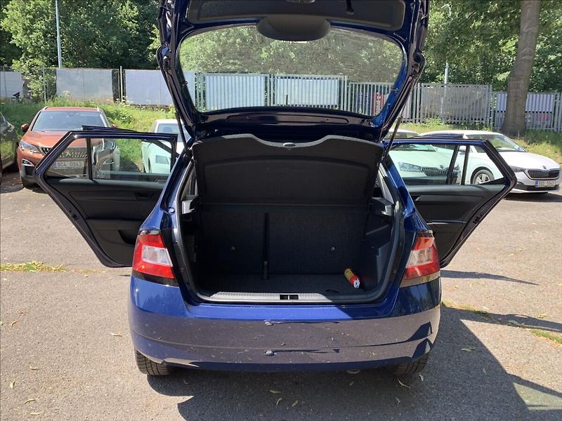 Škoda Fabia 1,0 MPI,1.MAJ,ČR - fotka 10 z 16