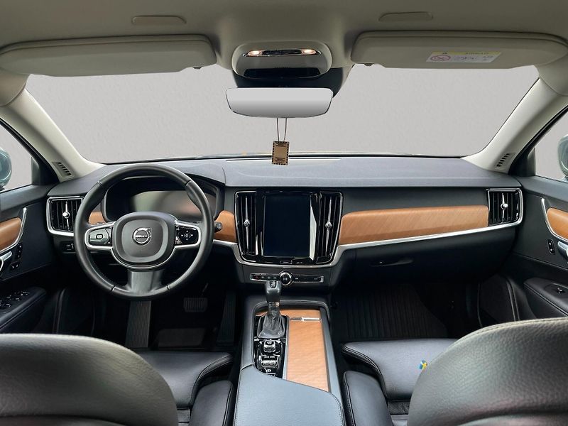 Volvo V90 (2018) D4, 140kW, Momentum - fotka 14 z 28