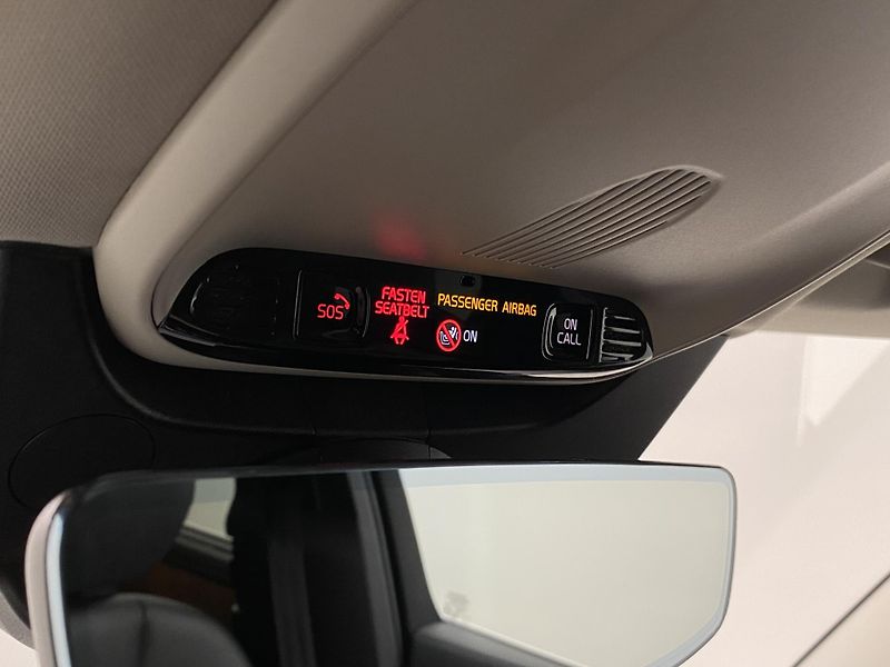 Volvo XC90 B5 AWD INSCRIPTION REZERVACE - fotka 32 z 49