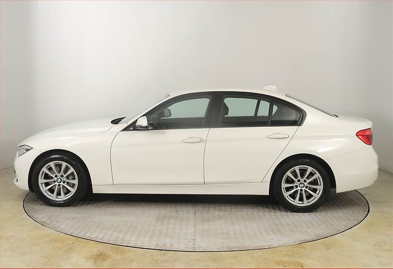 BMW Řada 3 (2018) 340 i xDrive, 4X4, Automat - fotka 3 z 22