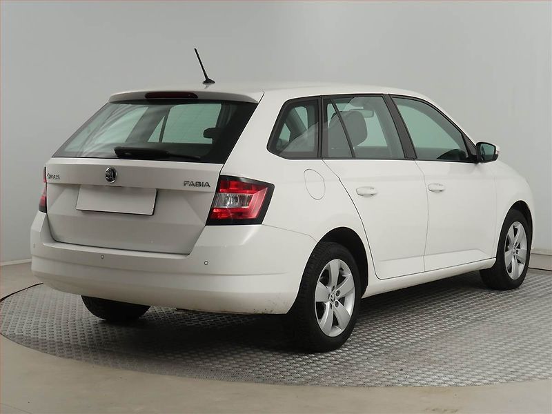 Škoda Fabia (2017) Style 1.2 TSI, Automat - fotka 5 z 19