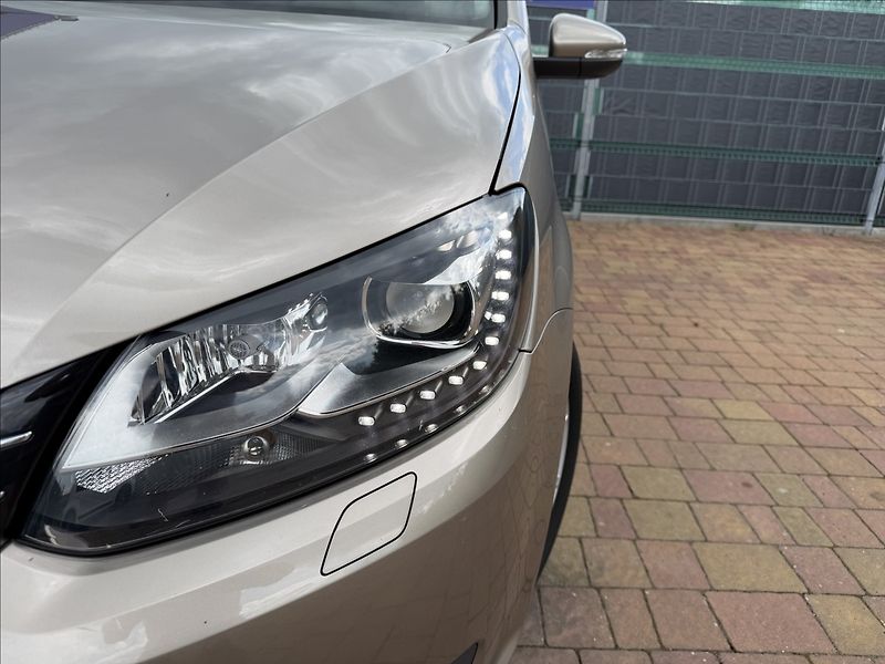 Volkswagen Touran 1.6 TDI Comfortline/Panorama/B - fotka 5 z 20