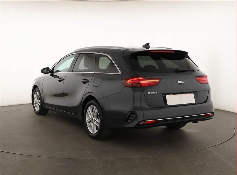 Kia Ceed (2021) 1.5 T-GDI MHEV, Automat - fotka 4 z 20