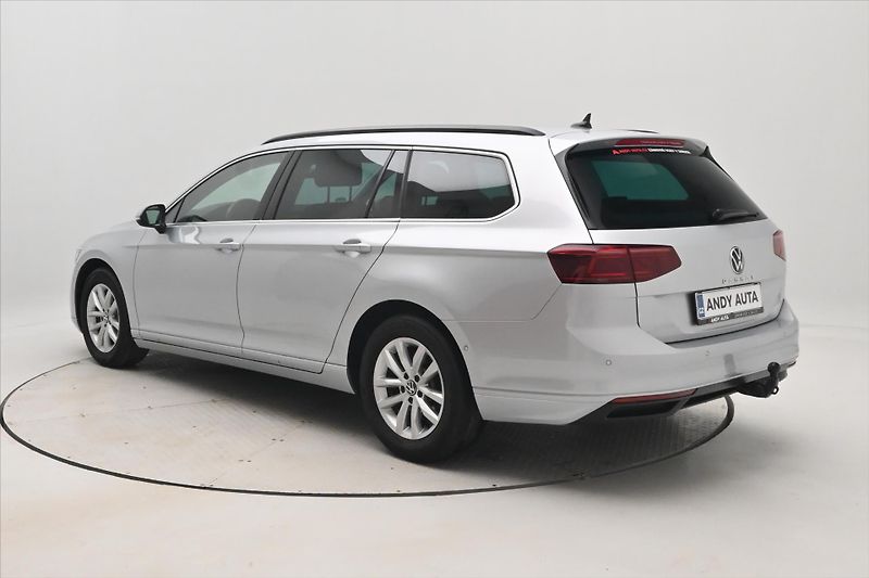 Volkswagen Passat 2,0 TDI 110kW DSG Business Zár - fotka 7 z 31