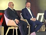 Podnikatel Pavel Louda (vpravo) a Robert Imling, ředitel sekce ojetých vozů firmy Louda Auto