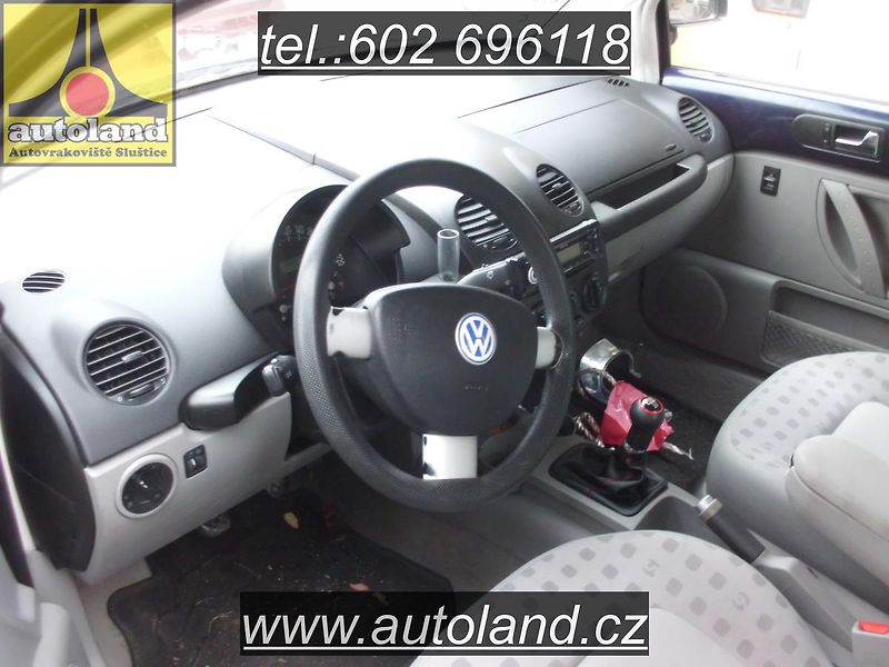 Volkswagen Beetle (1998) VOLAT 602 696118 - fotka 2 z 4