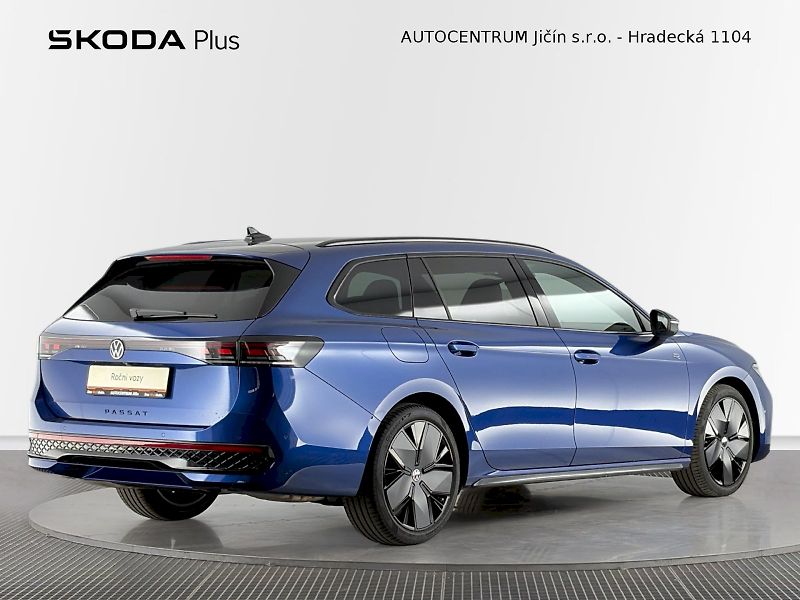 Volkswagen Passat (2026) R-Line 2.0 TSI 195kW 4Motion D - fotka 2 z 43
