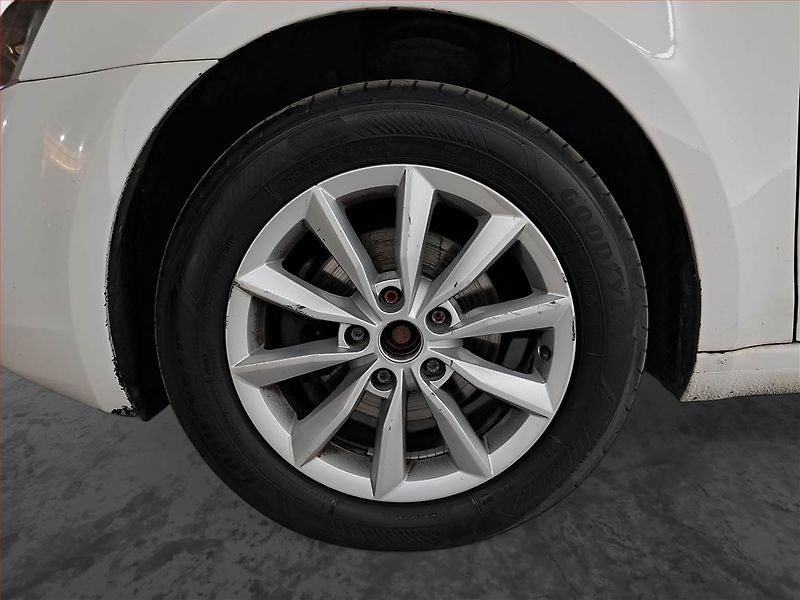 Škoda Octavia (2015) 1.6 TDI, ČR,1.maj, Tempomat - fotka 14 z 17