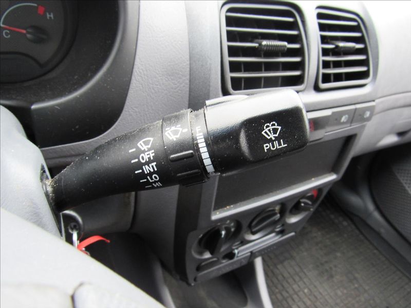 Hyundai Accent 1,3 63kW - fotka 18 z 23
