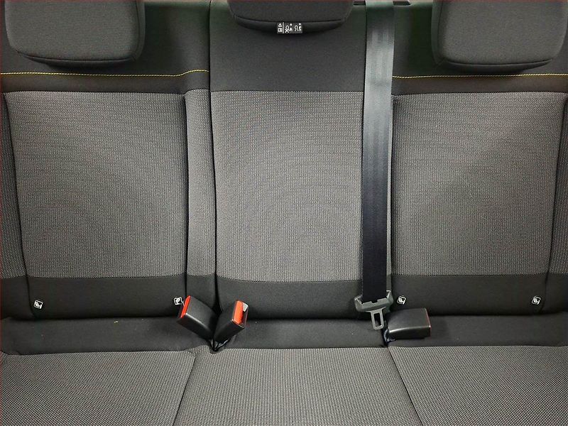 Citroën C3 (2017) 1.2 PureTech, Automat, Navi - fotka 10 z 15