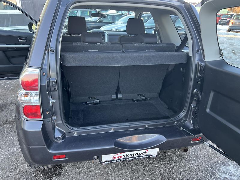 Suzuki Grand Vitara 2,4i 122KW,4x4+UZÁVĚRKA,DIGIKL - fotka 15 z 38